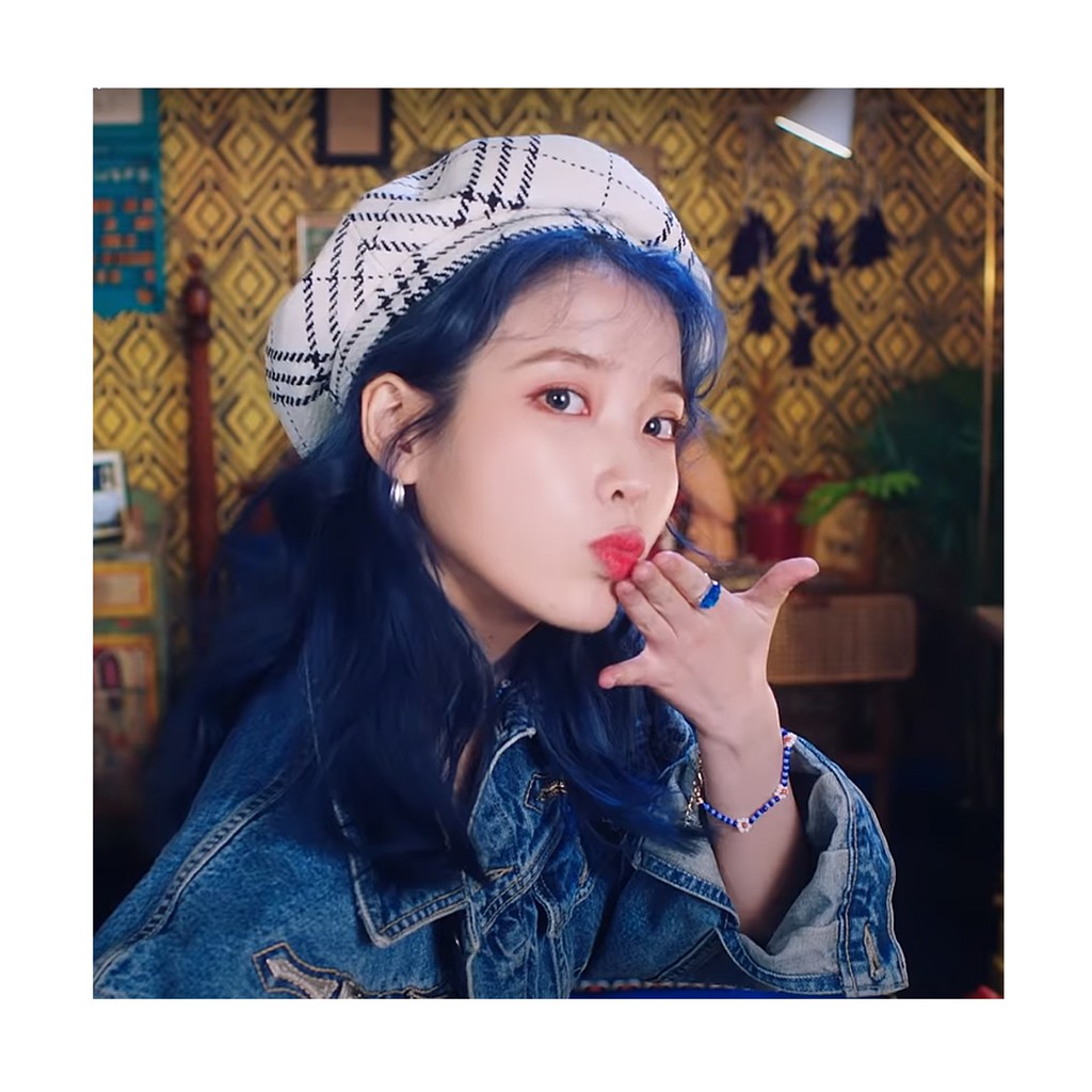 IU, vòng tay hạt cườm và dây chuyền đeo cổ màu xanh hoa cúc trắng trong BLUEMING #K-pop idol cheap moment #Quadaomauxanh