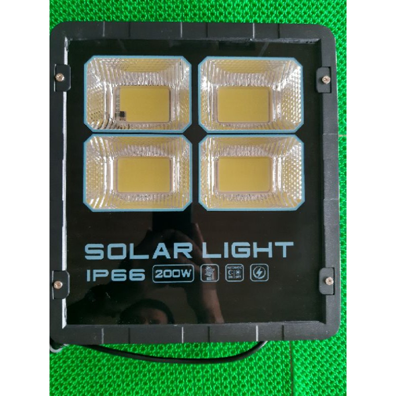 Đèn pha năng lượng Mặt Trời Mayor Wolf 200w _siêu sáng.