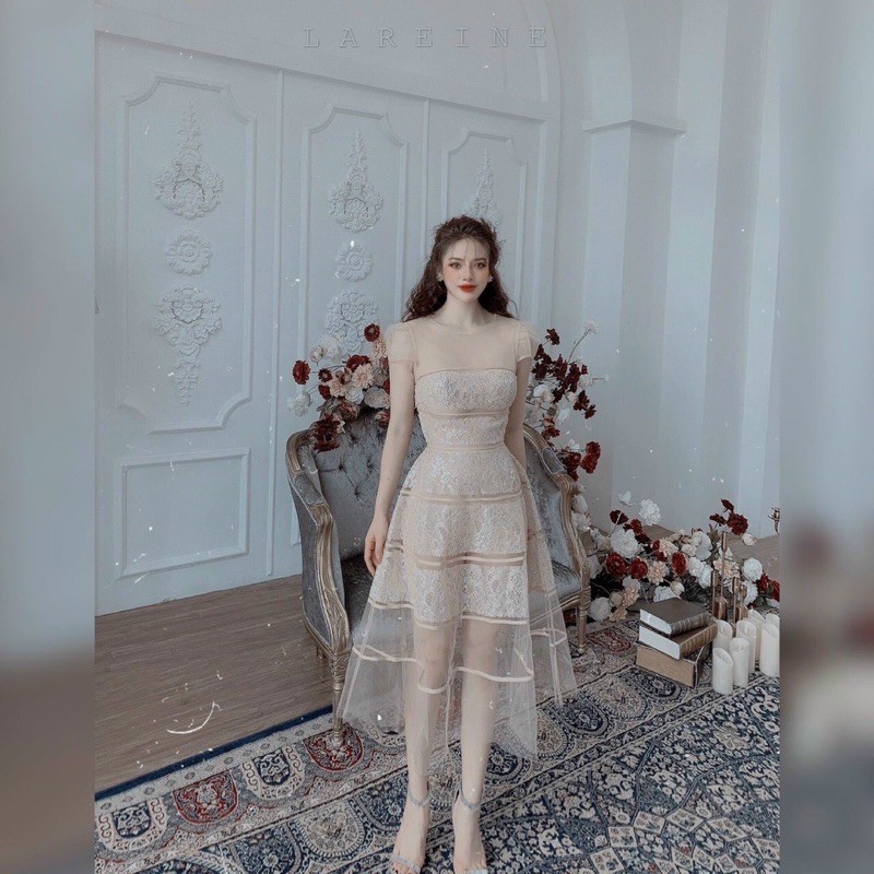 Đầm ren xoè