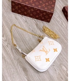 Túi đeo chéo nữ kẹp nách LV kèm dây xích cá tính