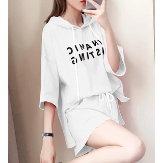 Set bộ thể thao nữ có mũ -áo cộc tay quần sooc phong cách trẻ trung ( Sẵn hàng tại Hà đông)