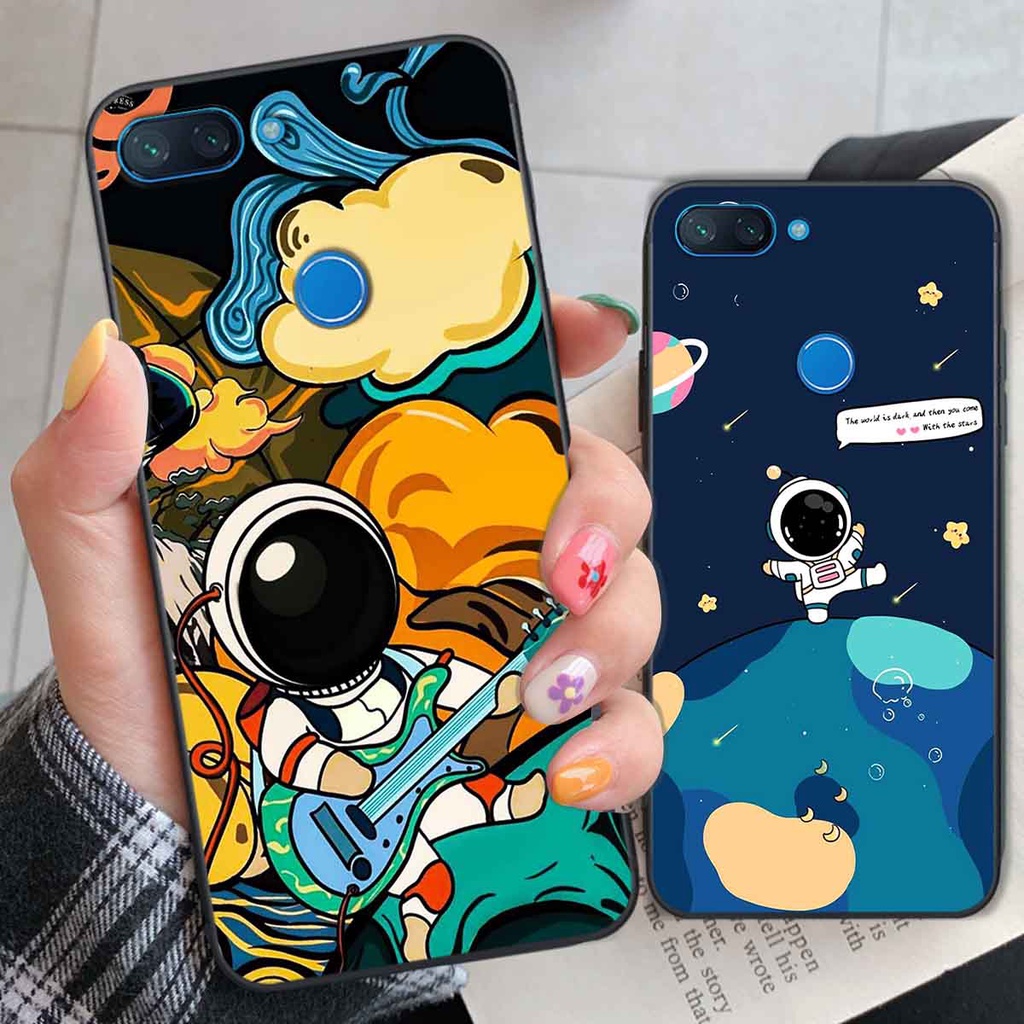 Ốp Xiaomi Mi 8 SE / Mi 8 Lite in hình vũ trụ, phi hành gia bầu trời cute dễ thương
