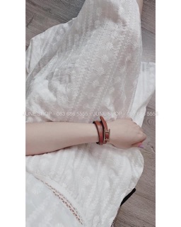 Váy trắng cổ vuông tiểu thư
