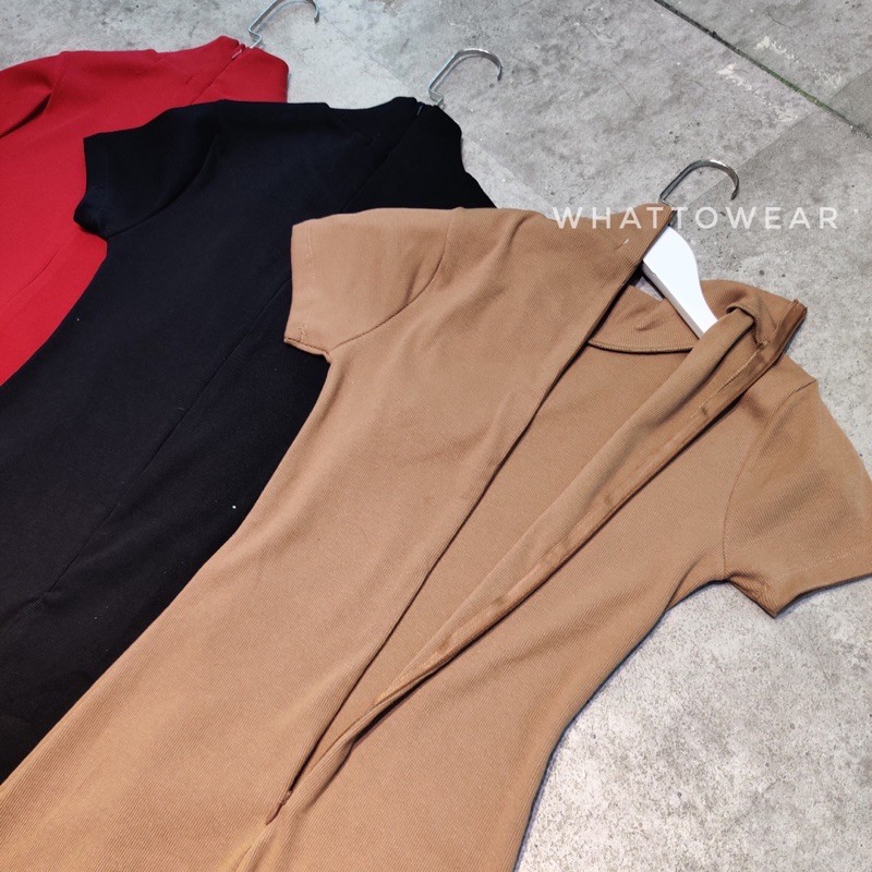 [Mã SKAMSALEP6 giảm 10% tối đa 100K đơn 150K] Đầm body cổ trụ tay ngắn by whattowear | BigBuy360 - bigbuy360.vn