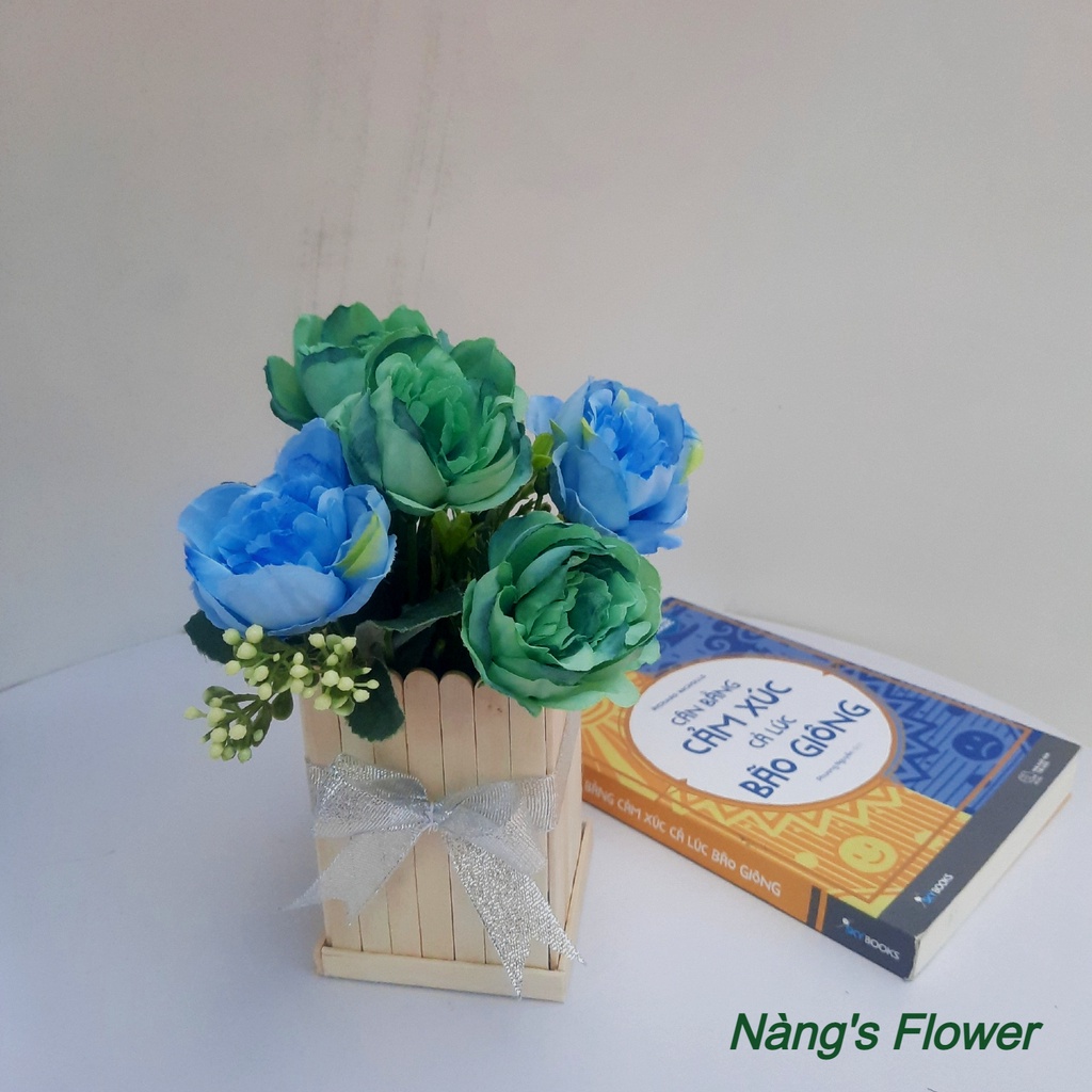 Lọ hoa hồng lụa xanh decor để bàn, kệ, tủ
