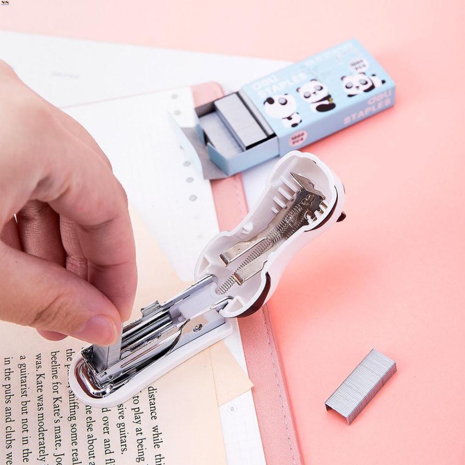 Dập ghim mini hình Panda Deli, 12 trang kèm 1000 chiếc ghim - 1 cái E0453