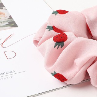 cột tóc scrunchies hồng trái dâu
