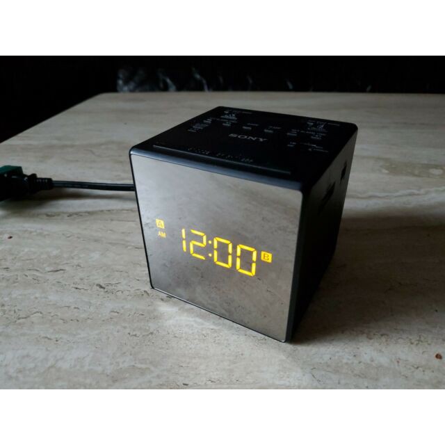 [New] Đồng hồ báo thức kiêm radio Sony ICF-C1T