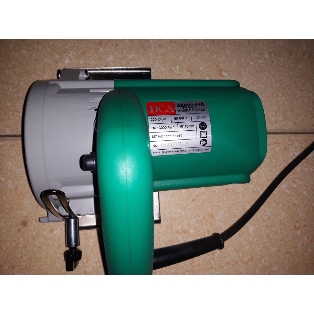 Máy cắt gạch cầm tay DCA AZE02-110