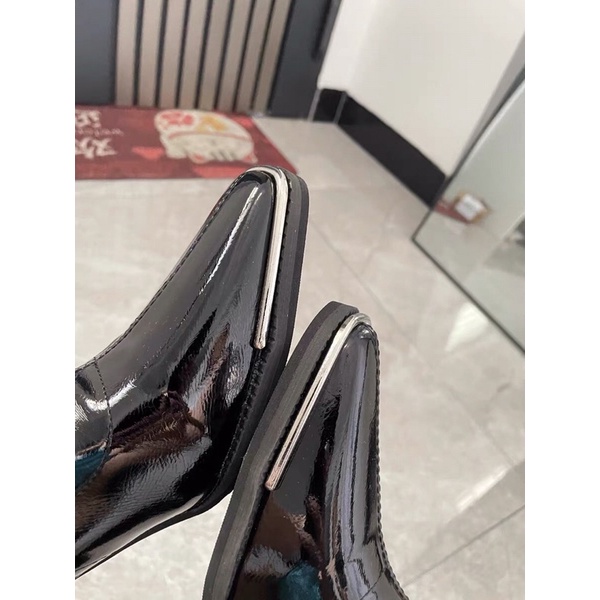 Boots da bóng mũi vuông kim loại