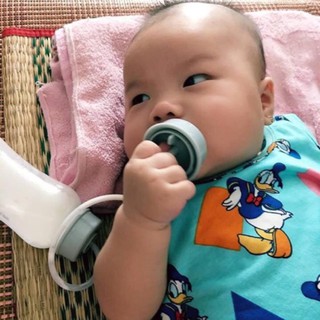 Bình sữa rảnh tay UMOM