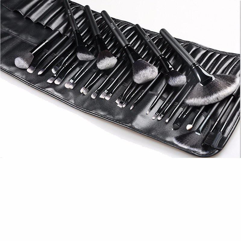 Bộ cọ trang điểm đánh phấn và nhiều chức năng khác,có 32 món mỏi món có 1 chức năng để làm đẹp khác nhau