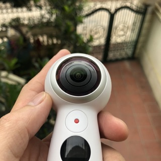 MÁY QUAY SAMSUNG GEAR 360 2017