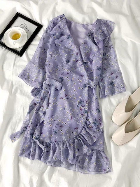 [Hình thật/ sẵn| Đầm voan hoa nhí xẻ vạt tím. Váy hoa cổ bèo tay xoè, buộc eo