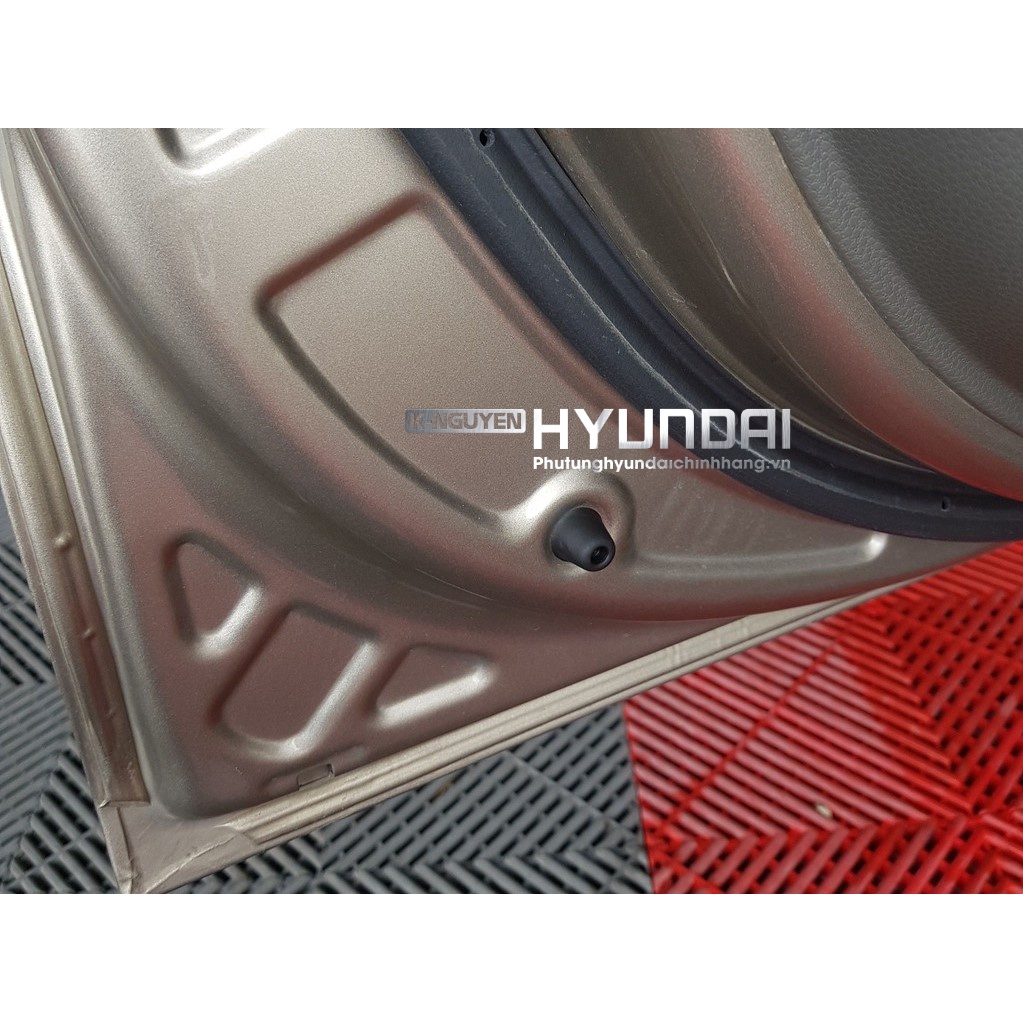 Giá bán là 1 cái - Cao su giảm chấn cửa xe HUYNDAI & KIA - Mã phụ tùng: 8219128010