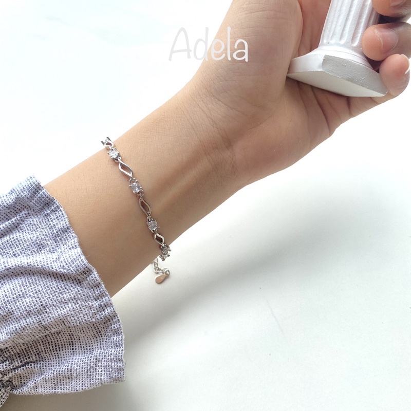 Vòng tay chiếc lá đính đá lấp lánh xinh xắn Adela