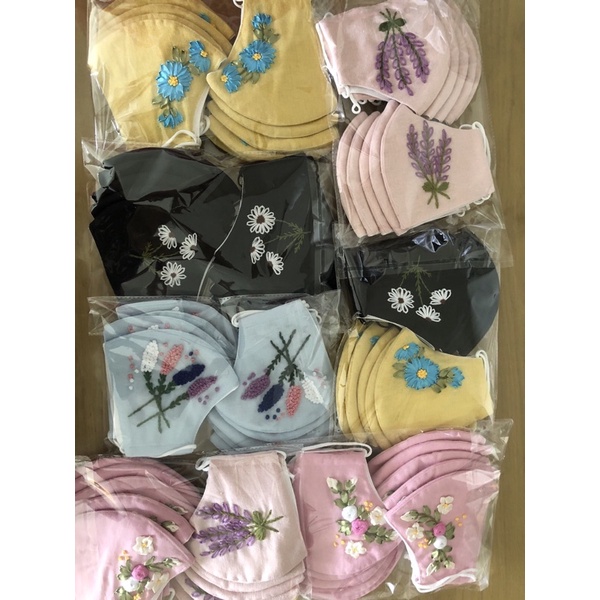 Khẩu trang thêu handmade