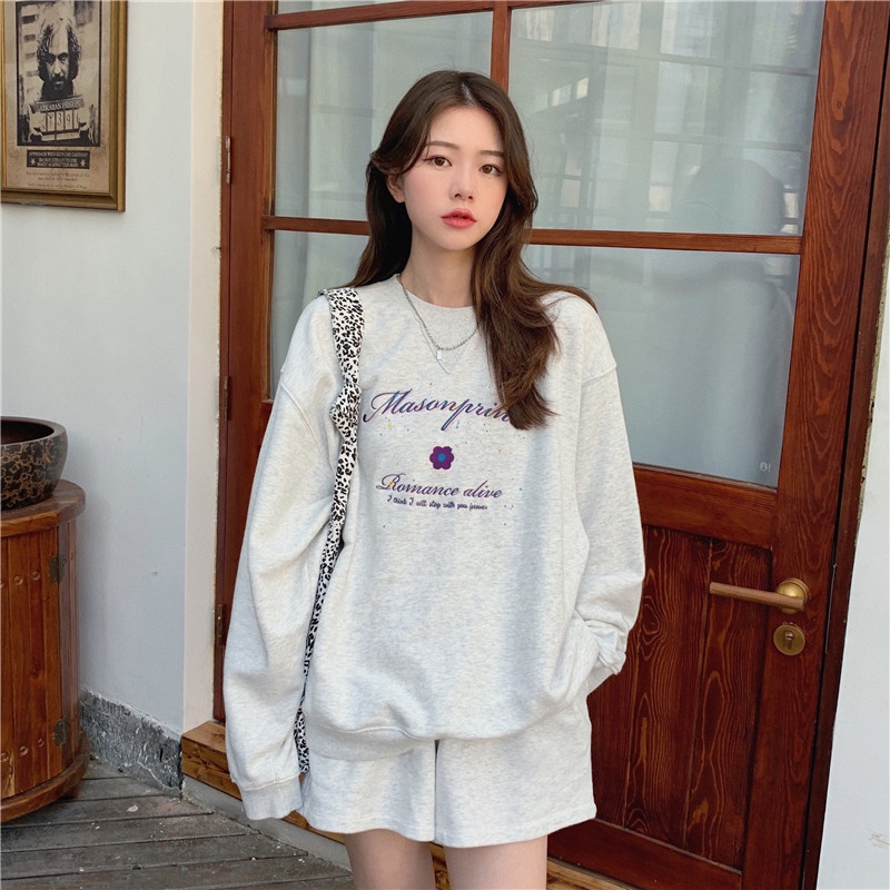 Korean Women's Printed Long Sleeve sweater/Wide Leg Shorts Set