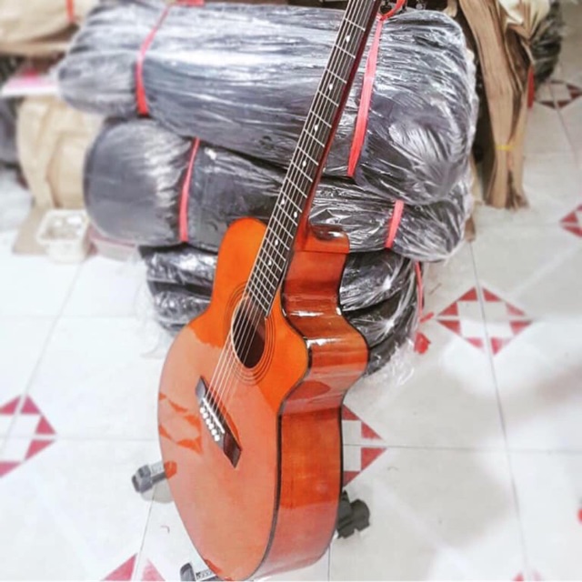 Đàn Guitar acoustic gỗ hồng đào màu Yamaha