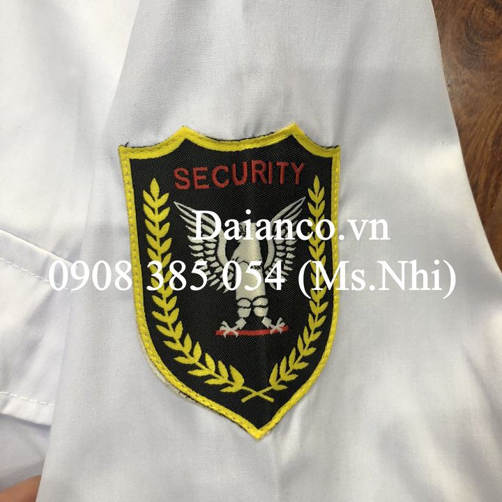 Áo bảo vệ ngắn tay vải si màu trắng kèm logo tay- Hình thật