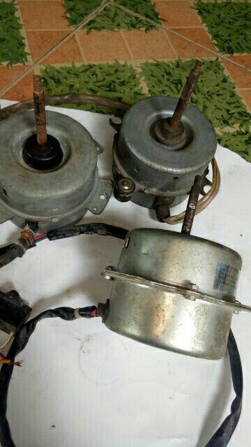 Mô tơ điều hoà tháo máy