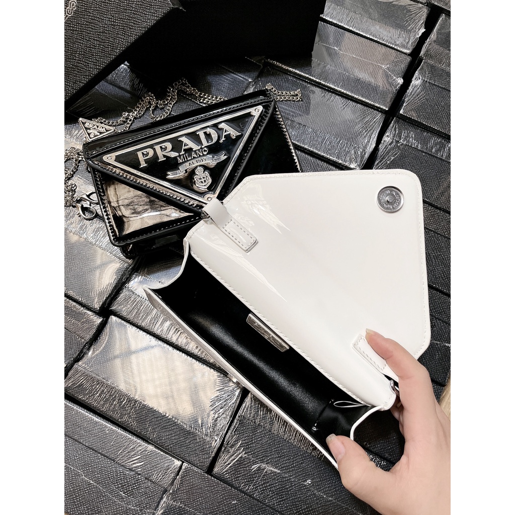 Túi xách nữ Prada da bóng chuẩn hàng đẹp dây xích