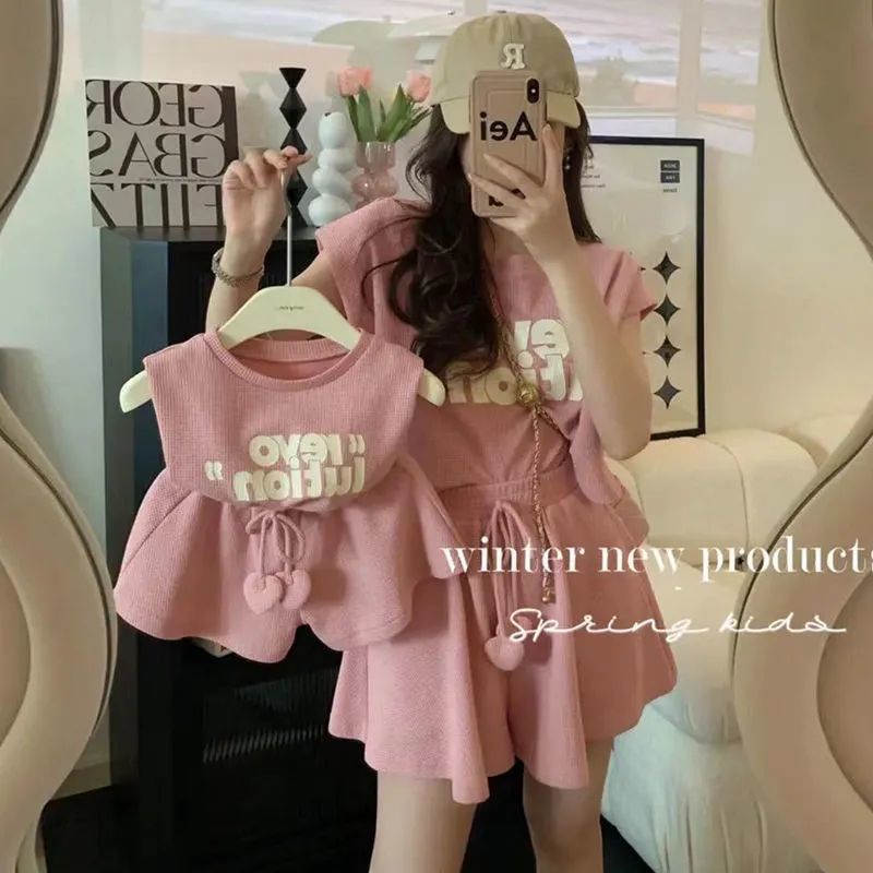 Set Áo Thun Ngắn Tay + Quần Short Thời Trang Mùa Hè Phong Cách Hàn Quốc Cho Mẹ Và Bé 5 Tuổi