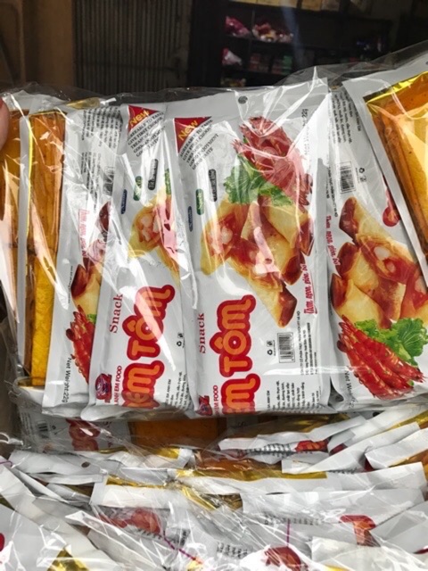 BỊCH SNACK NEM TÔM 30 GÓI CHUA CAY THƠM NỨC MŨI