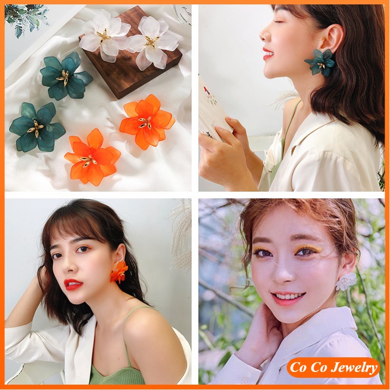 Khuyên tai hình bông hoa bằng acrylic màu trắng / cam / xanh lá