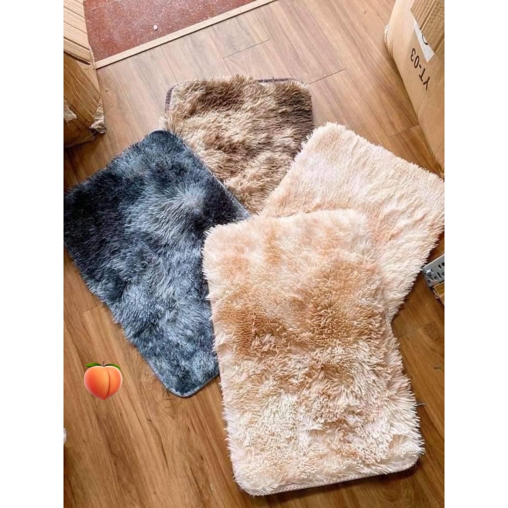 Thảm lông loang lau chân