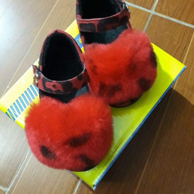 Linh anh Quỳnh giày dép trẻ em