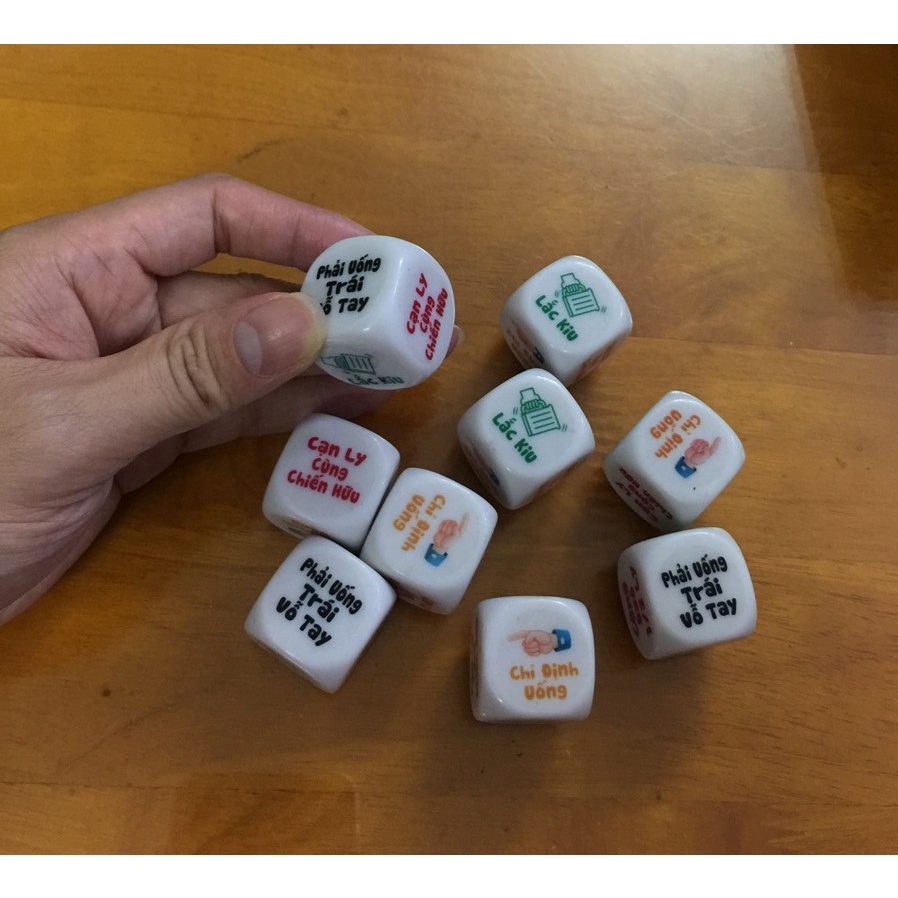 Viên xí ngầu tiếng Việt đồ chơi ăn nhậu, kích thước 2.5cm