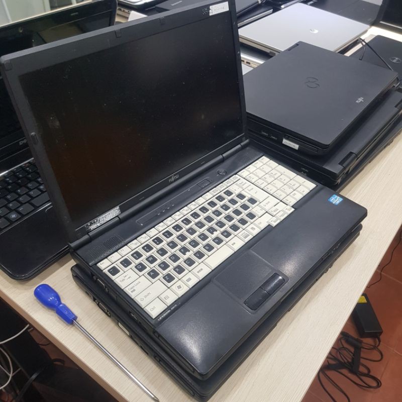 Laptop Fujitsu  core i5 hàng nội địa Nhật bản siêu bền.