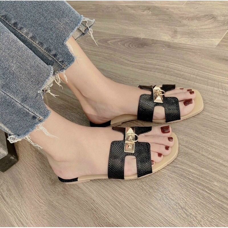 Dép H mới diện hè cực xinh xẻo sang chảnh