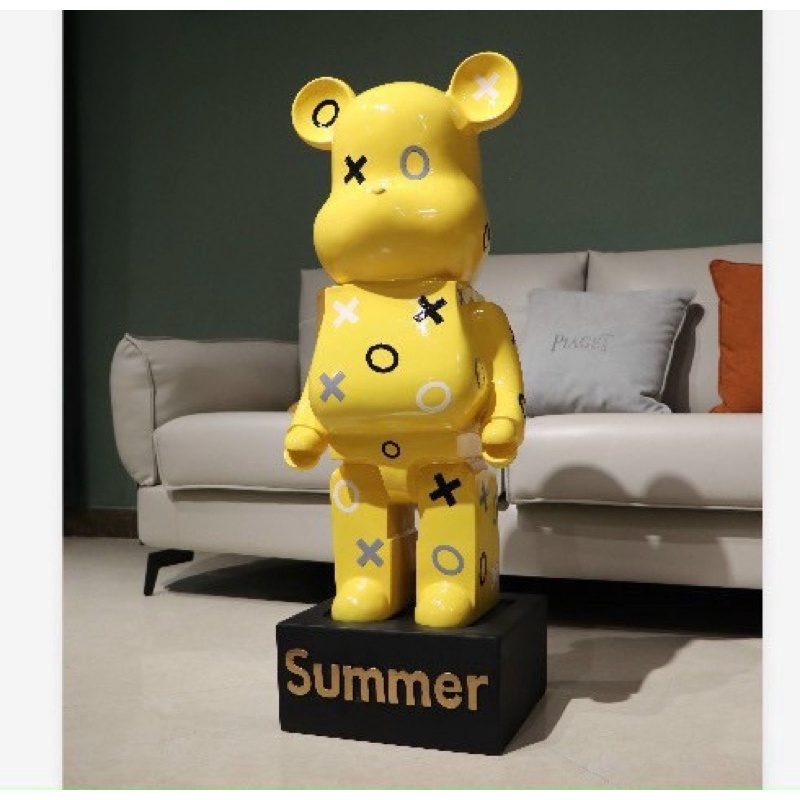 Gấu bearbrick chữ XO