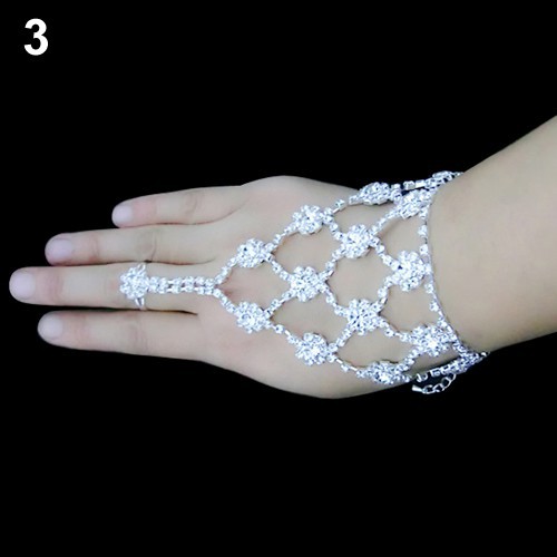 Vòng tay lấp lánh phụ kiện ngày cưới