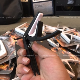 Capo cho đàn Guitar