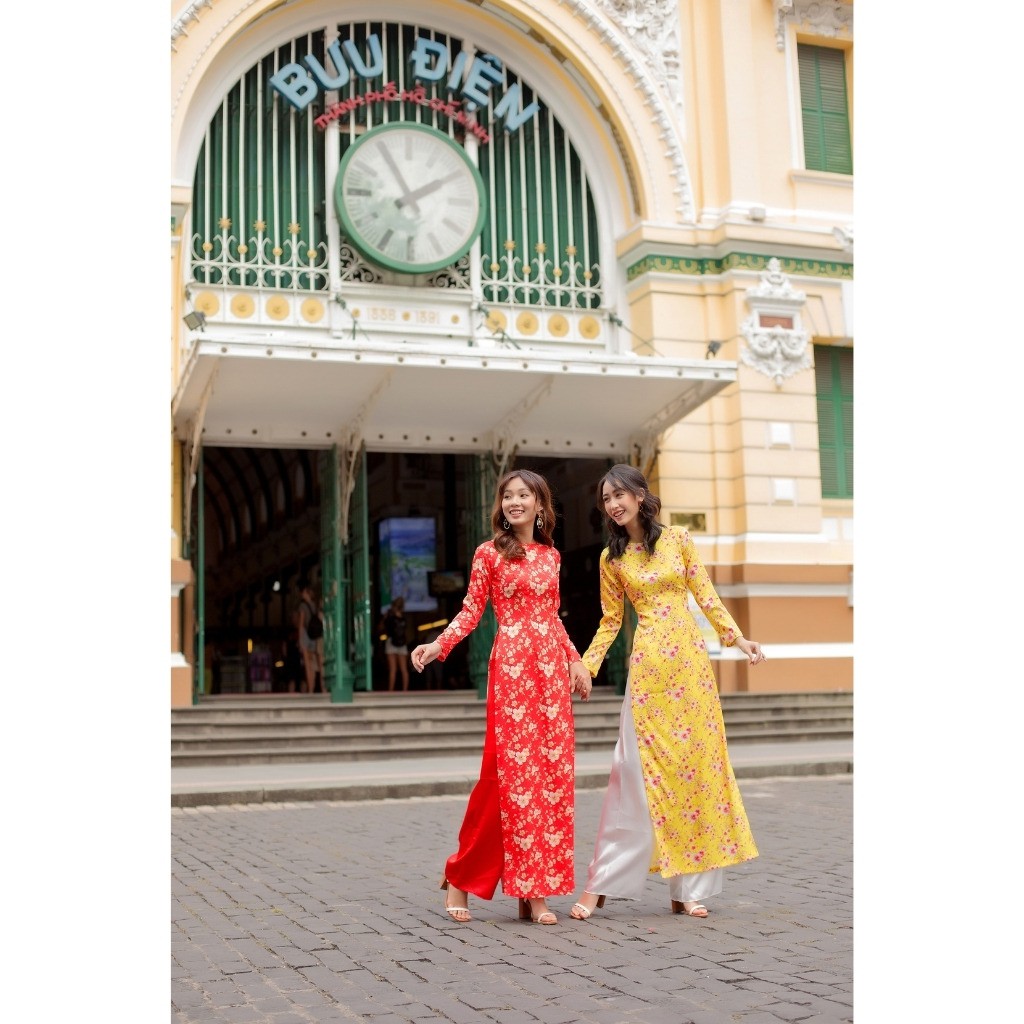 Áo dài truyền thống nữ đỏ vàng vải gấm hoa mai cổ tròn có nhiều size | BigBuy360 - bigbuy360.vn