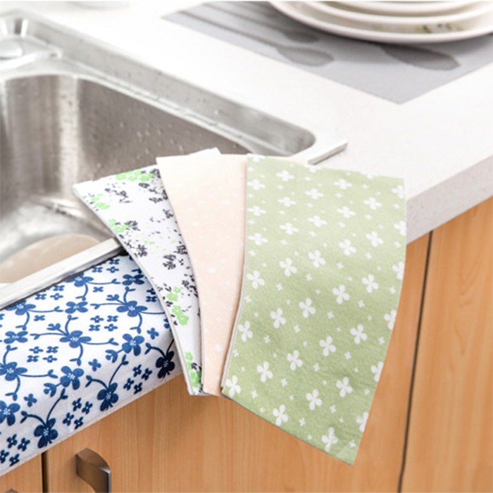 Tấm Dán Trang Trí Bếp, Bồn Vệ Sinh Hoa Văn 50x12 cm (Mẫu Ngẫu Nhiên)