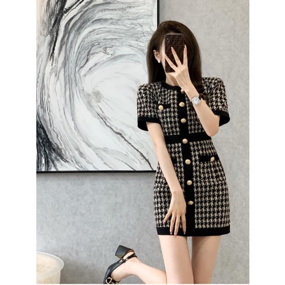 2022 Mùa hè mới Nước hoa nhỏ Cổ điển Váy nhỏ cổ điển Hepburn Nữ tay áo ngắn kẻ sọc màu tràm của phụ nữ