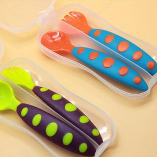 Bộ dụng cụ ăn uống cho bé