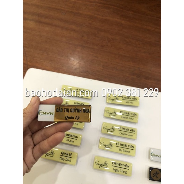 Bảng tên nhân viên cài áo đế nam châm theo yêu cầu