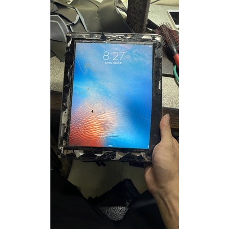 xác ipad 2 vỡ kính iCloud sạch