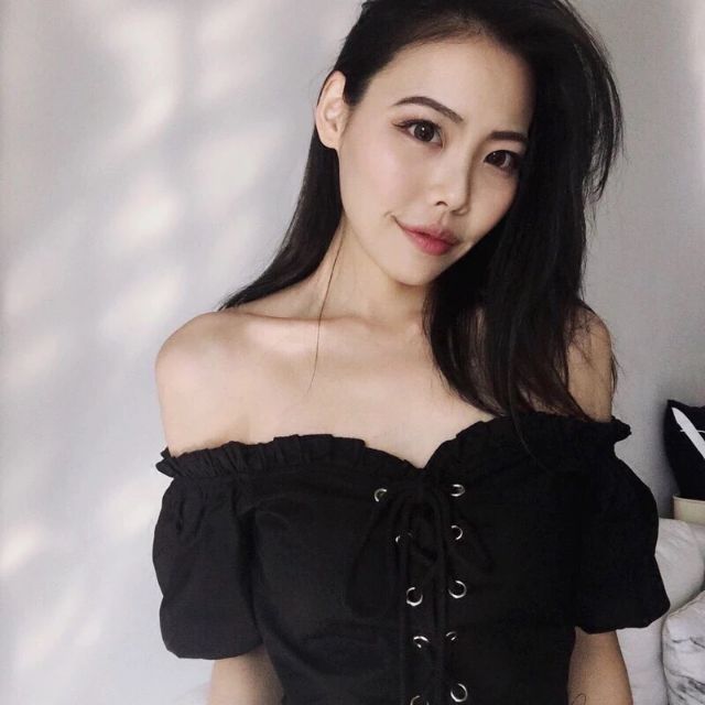Áo bẹt vai đan dây croptop vải kate nhật siêu đẹpp
