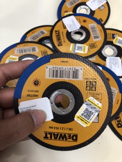 ĐÁ CẮT DEWALT DWA8060