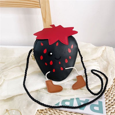 Túi đeo bé hình trái dâu