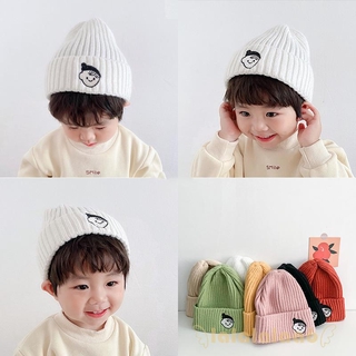 Mũ len dệt kim mềm mại giữ ấm trong mùa đông thêu hình hoạt họa dành cho trẻ em