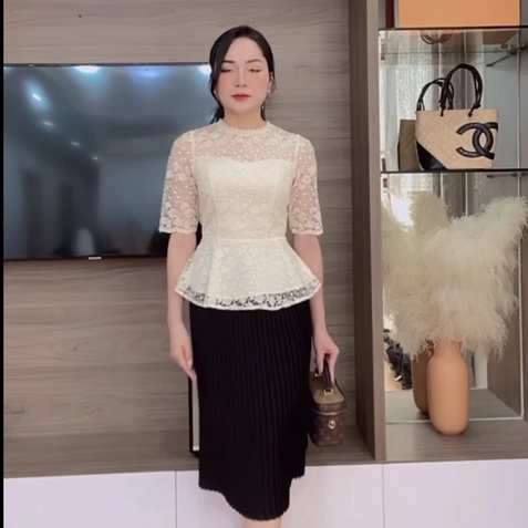 Áo peplum vạt vai ren nữ tính ZYM'S HOUSE K471