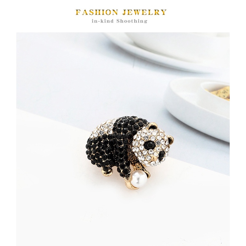 Trâm Cài Áo Hình Gấu Trúc Đính Đá Dễ Thương Dành Cho Bé