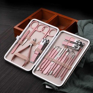 Bộ bấm móng hồng 18 chi tiết vô cùng tiện lợi, xinh xấn